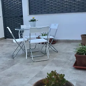 https://apartamento-las-flores.es-andalucia.com